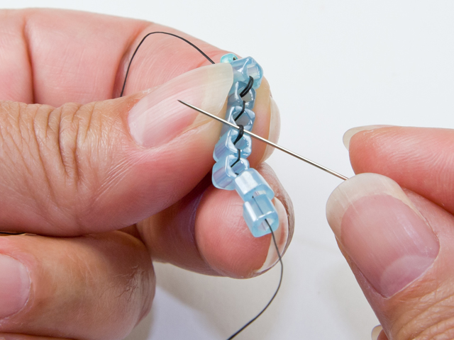 Decrease and Increase Brick Stitch Step 01