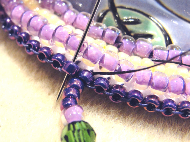 Adding Fringe to Beaded Bezel Step 9