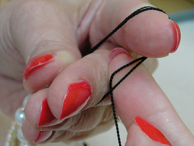 Knotting Pearls Step 4