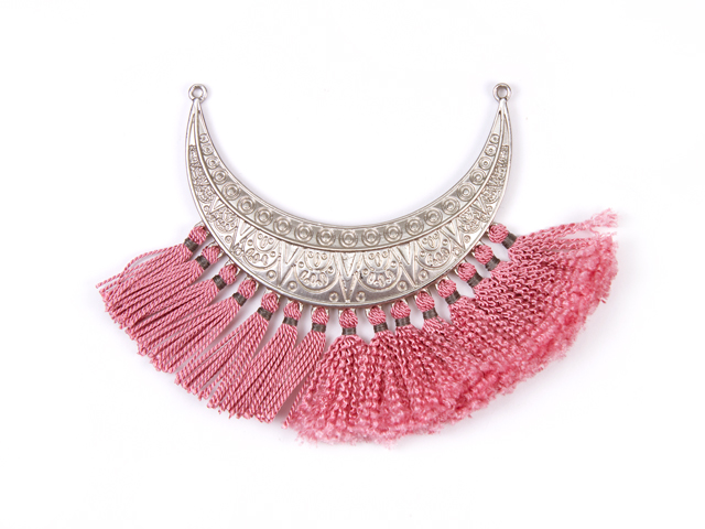 ABT-20170810-05-lunasa-crescent-necklace-with-pink-tassels-step-07